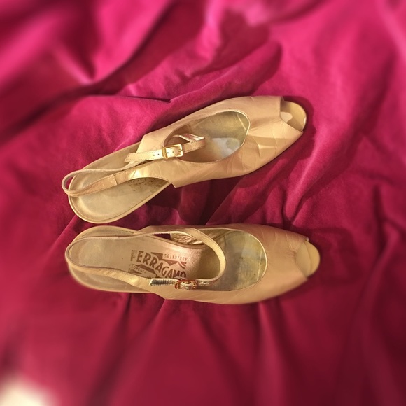 Ferragamo sling back peep toe - Picture 2 of 3